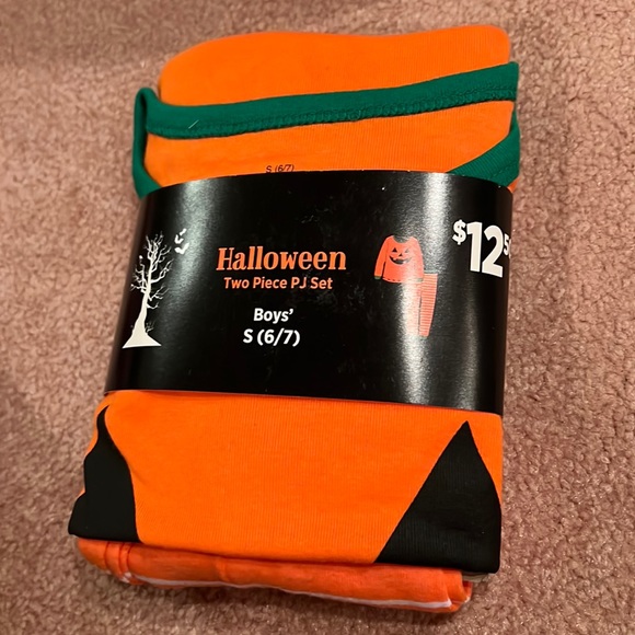 NWT Boys’ 2pc Halloween pumpkin striped pajama set - Picture 2 of 3